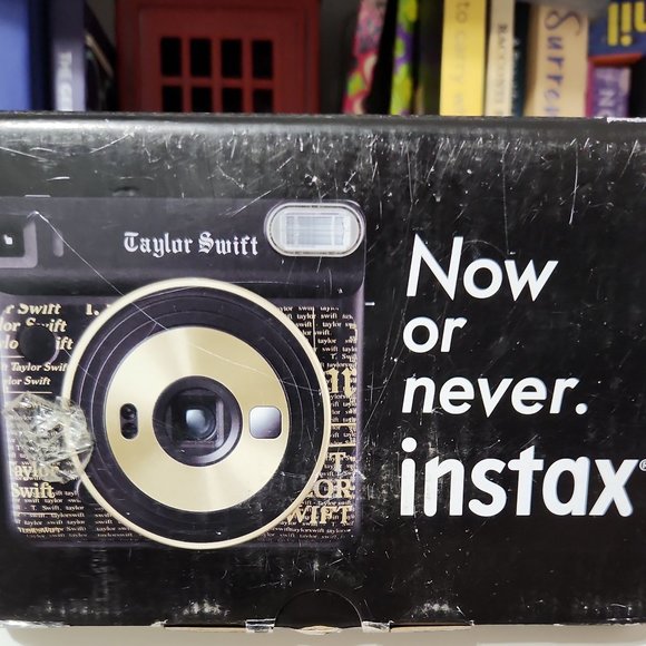 Fujifilm Instax SQUARE SQ6 Taylor Swift Edition - Picture 7 of 8